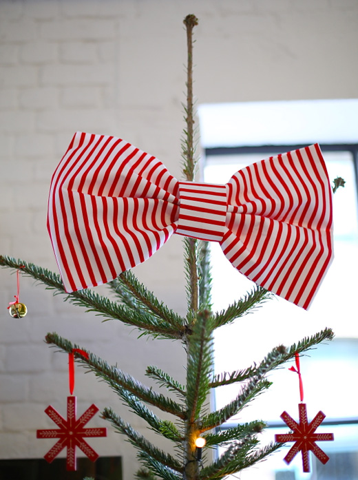 bow-tie-christmas-holiday-tree-topper
