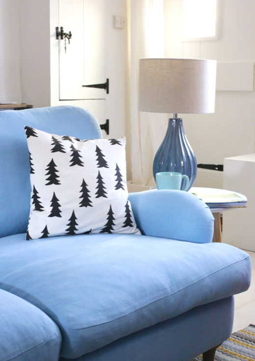 living-room-blue-decor-1a