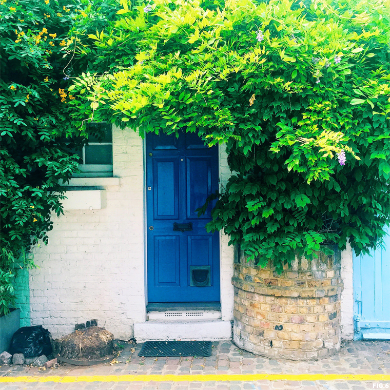 blue-door-in-london-notting-hill