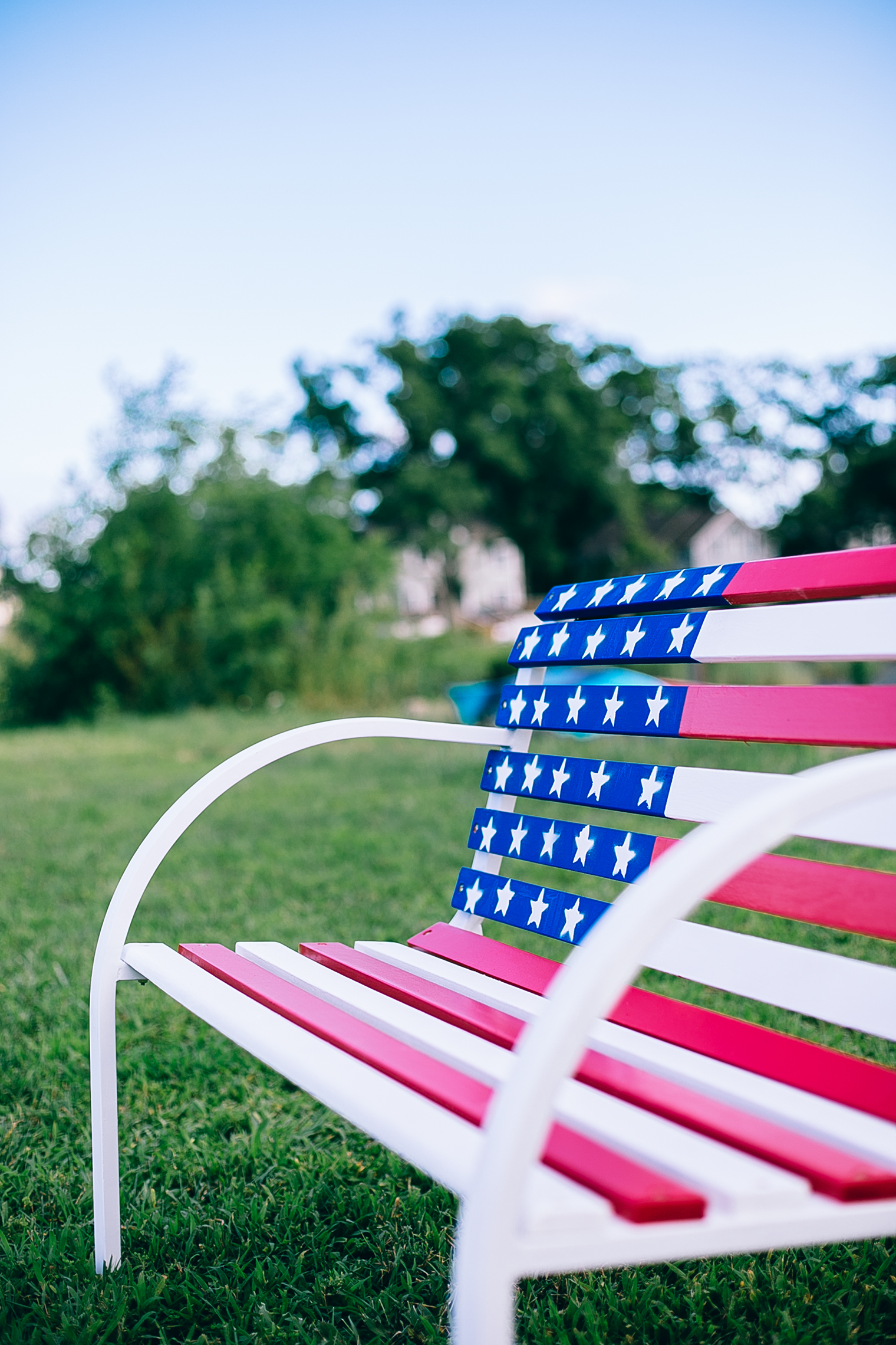 Painted-American-Flag-Bench-DIY-5