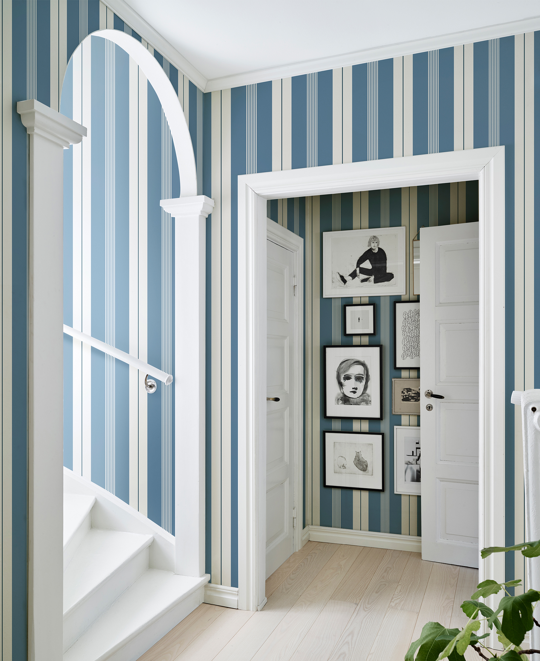 Striped Wallpaper Design Ideas