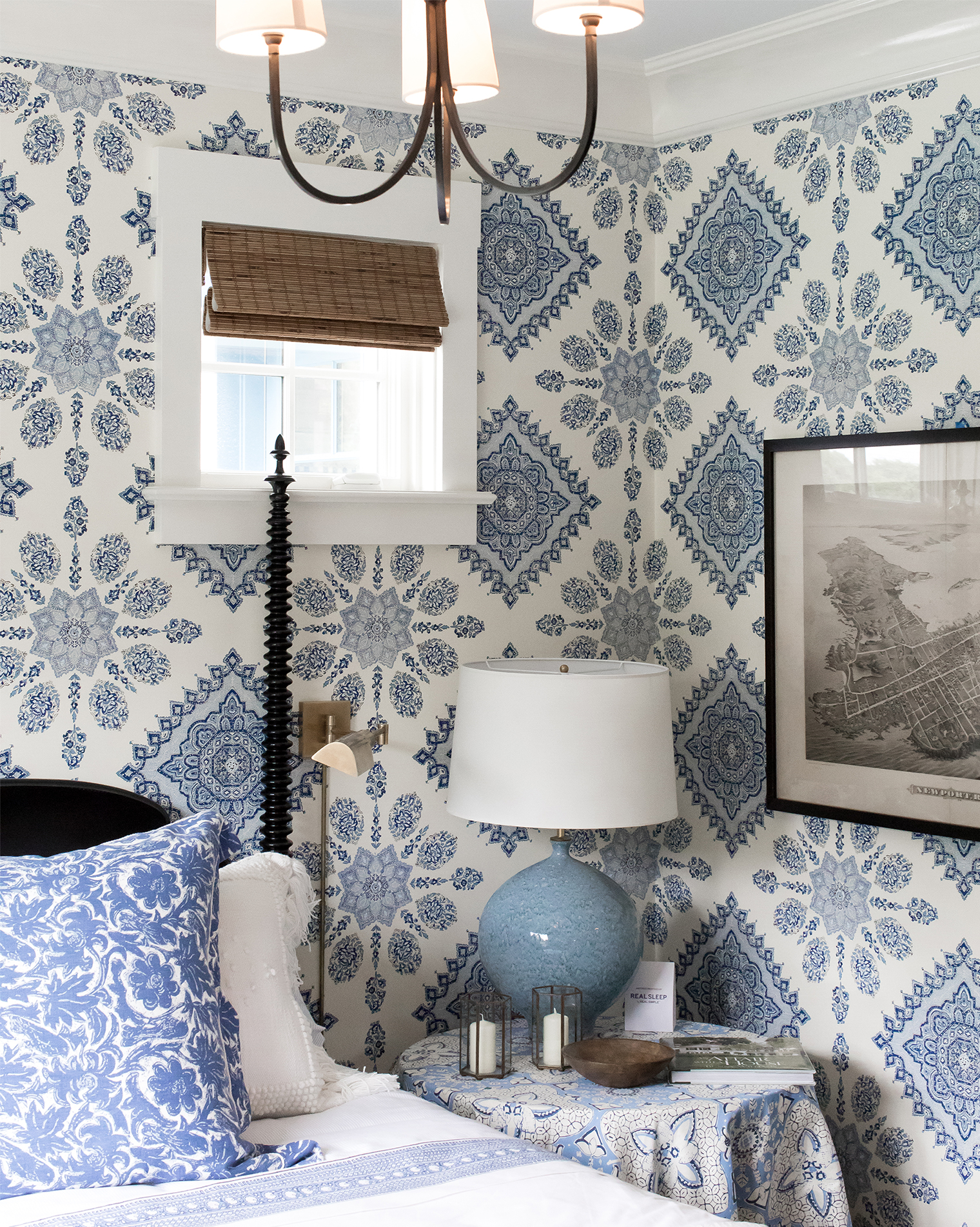 15 Inspirational Ideas For Decorating With Blue And White - Blue And White Home Decor Ideas