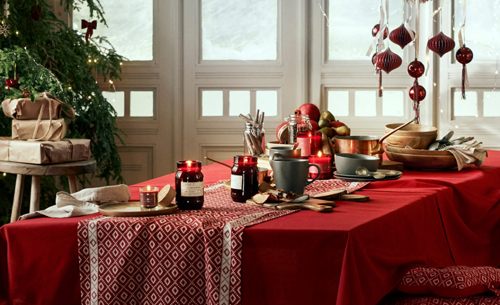 holiday party tablescape