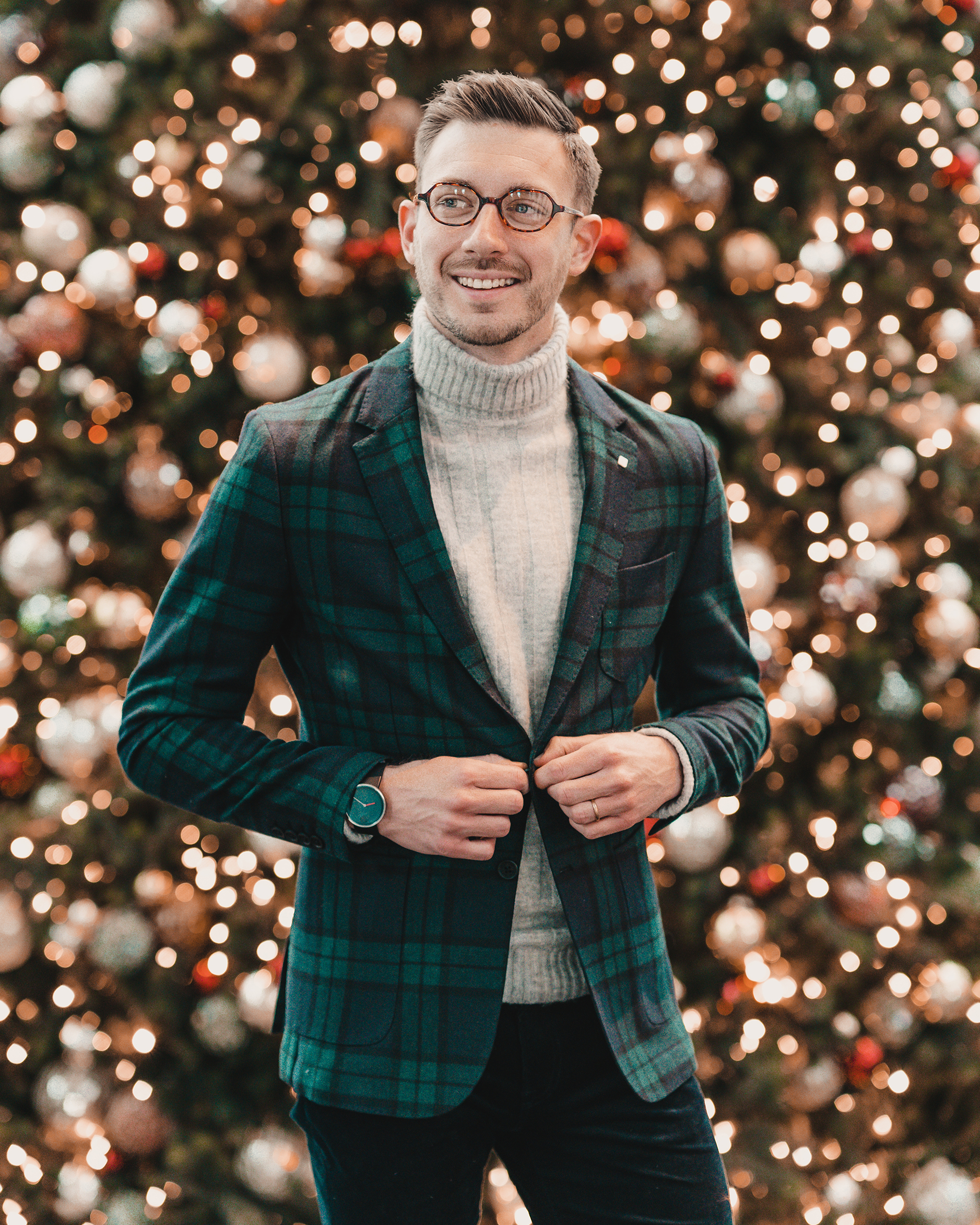 How to Dress with Festive Style During the Holidays