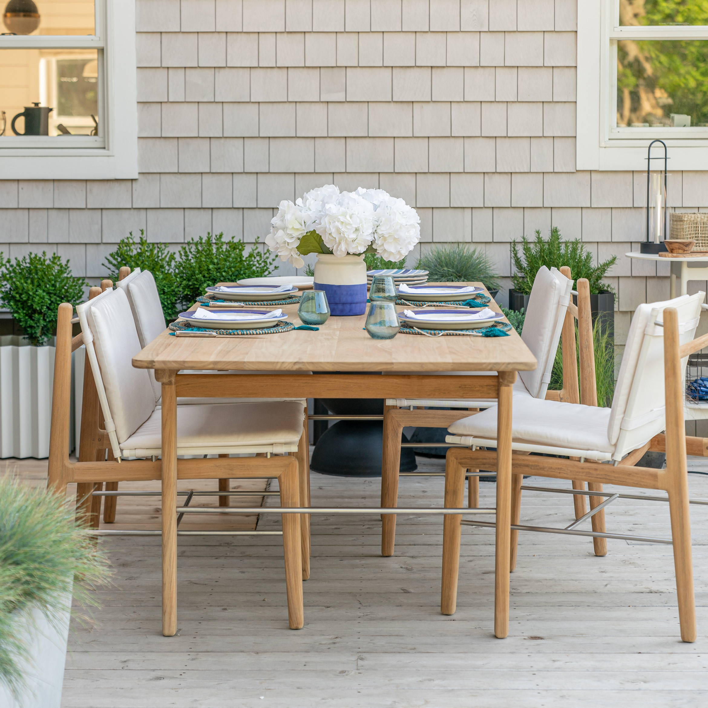 Finn dining table design within reach