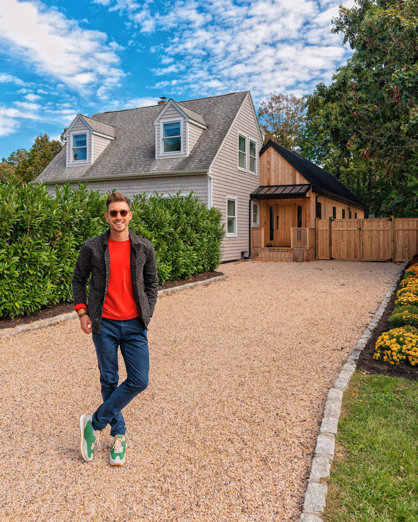 Pea Gravel driveway with cedar house