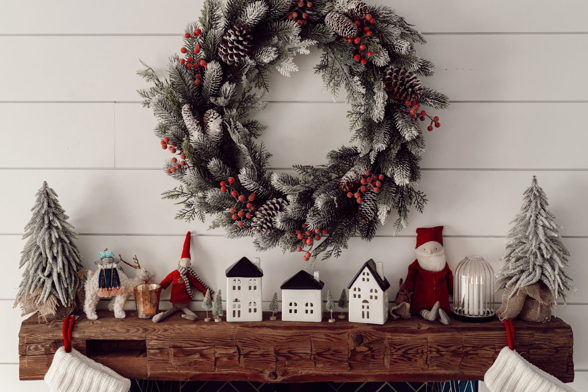 Christmas mantle decor